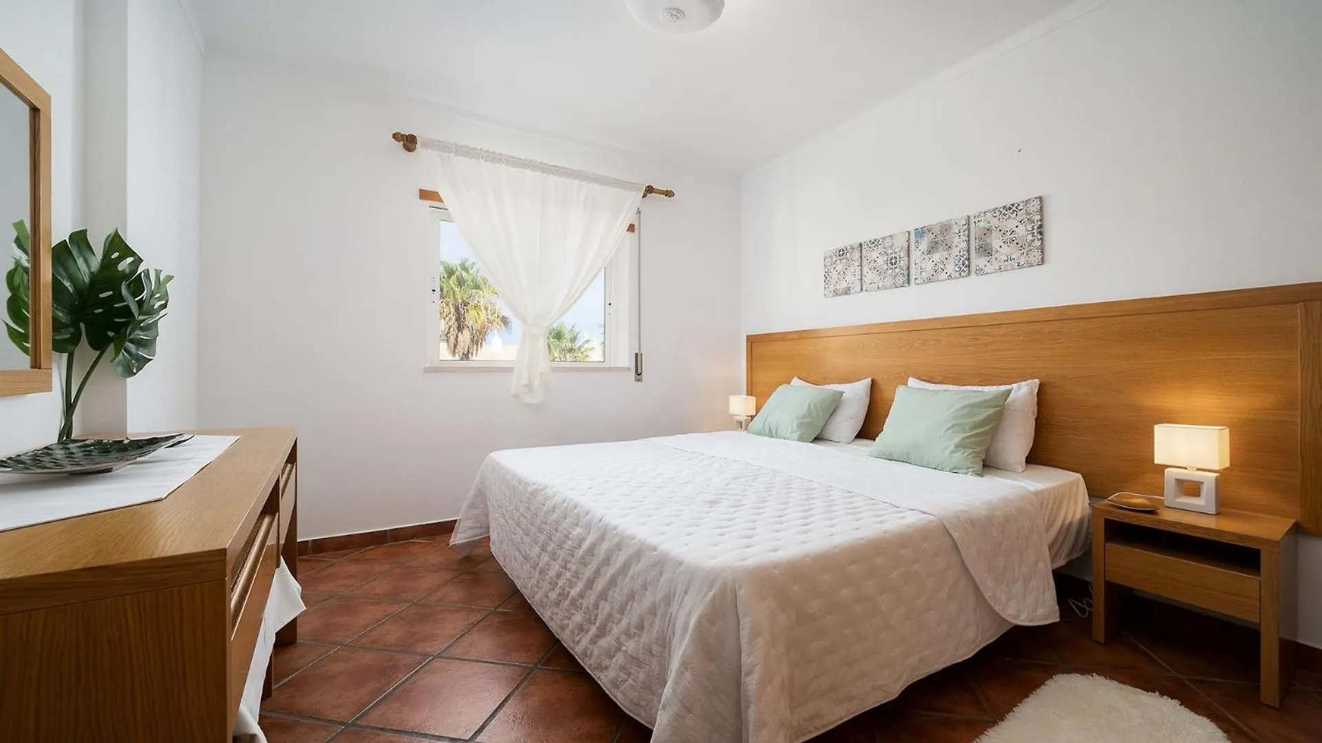 Albufeira Palm Tree With Pool By Homing Apartment Portugal
